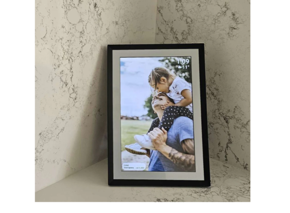 10.1" Smart Photo Frame with Instant Photo Sharing - Image 2